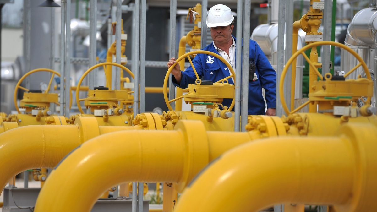 Russia stops gas supplies to Poland